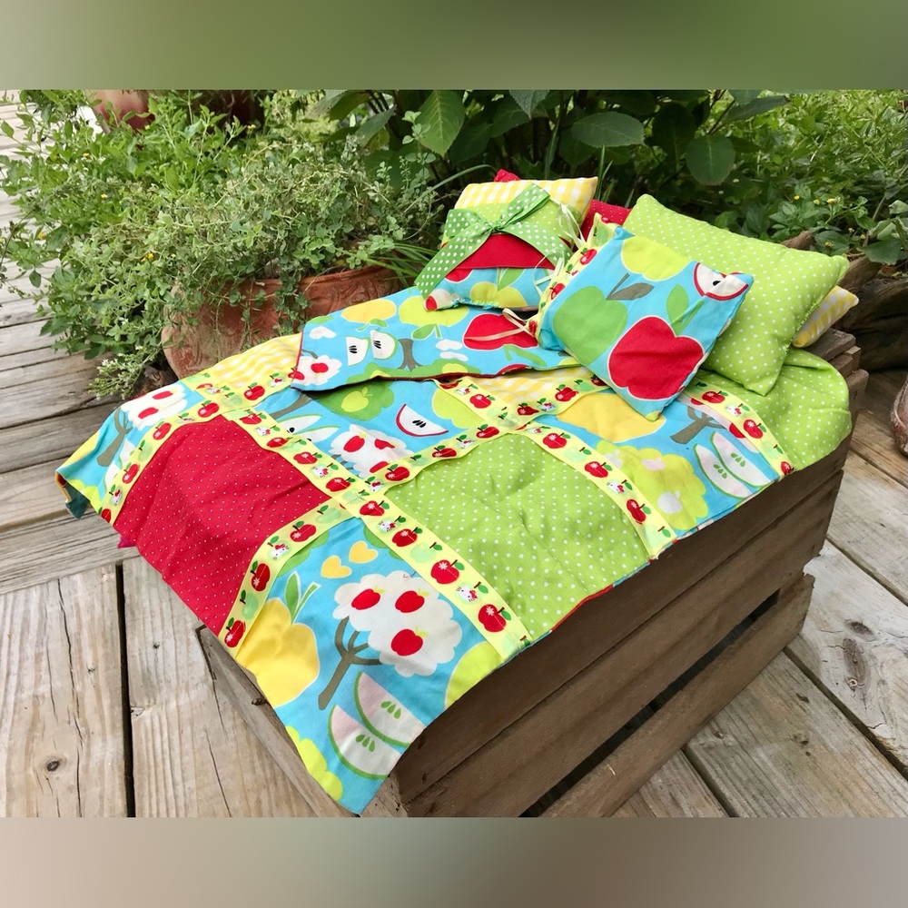Medium Size Doll Bedding Bed Set Decor Pillows Bedspread Quilt Apple Tree Kitty